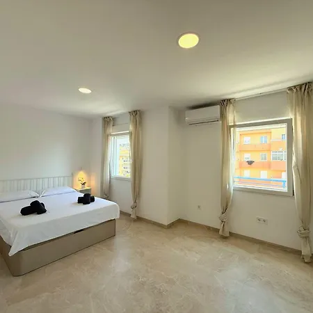 Apartment Grande Y Moderno Junto A La Playa & Parking